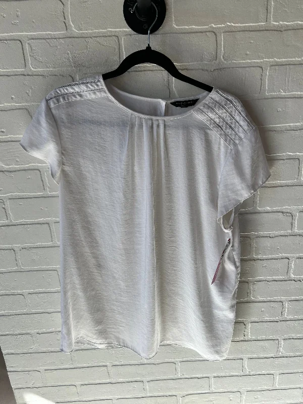 Top Short Sleeve By Banana Republic In White, Size: Xl