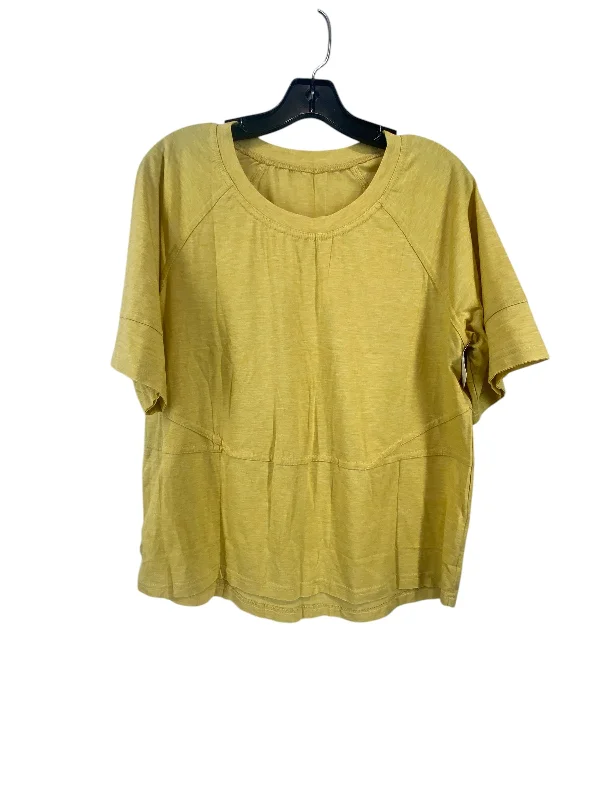 Top Short Sleeve By Clothes Mentor In Yellow, Size: S