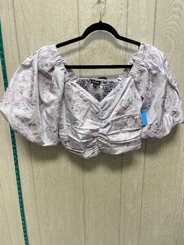 Top Short Sleeve By Express In Floral Print, Size: M