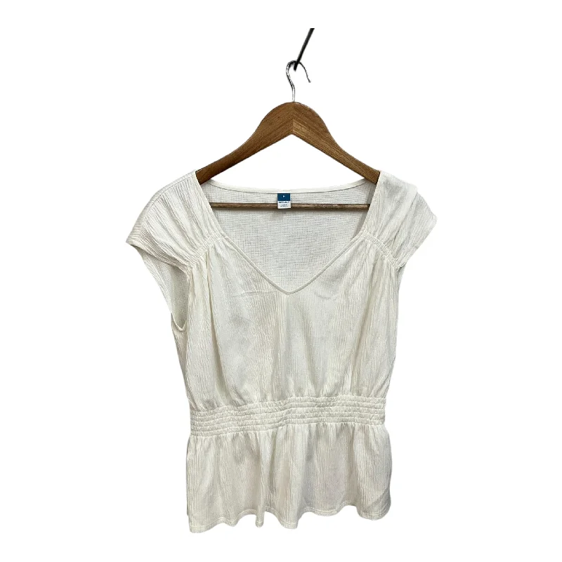 Top Short Sleeve By Old Navy In White, Size: M